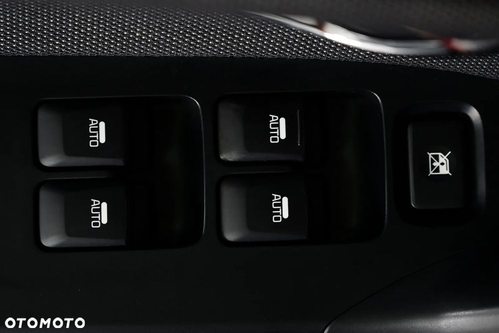 Kia Ceed 1.6 GDI Fifa World Cup Edition - 30