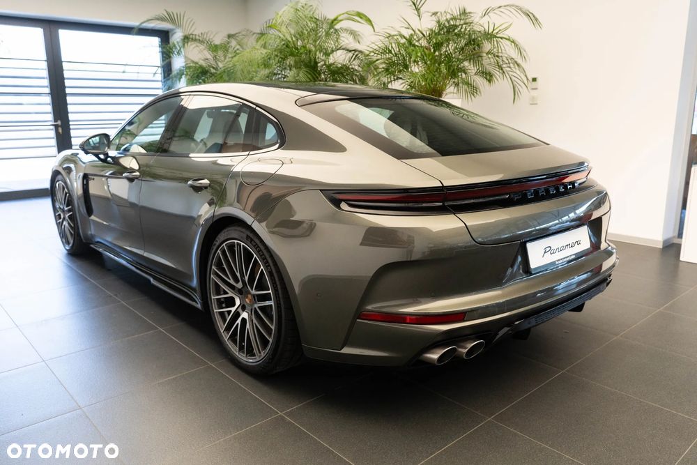 Porsche Panamera 4 E-Hybrid - 3