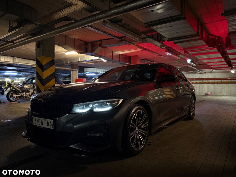 BMW Seria 3 318i M Sport - 11