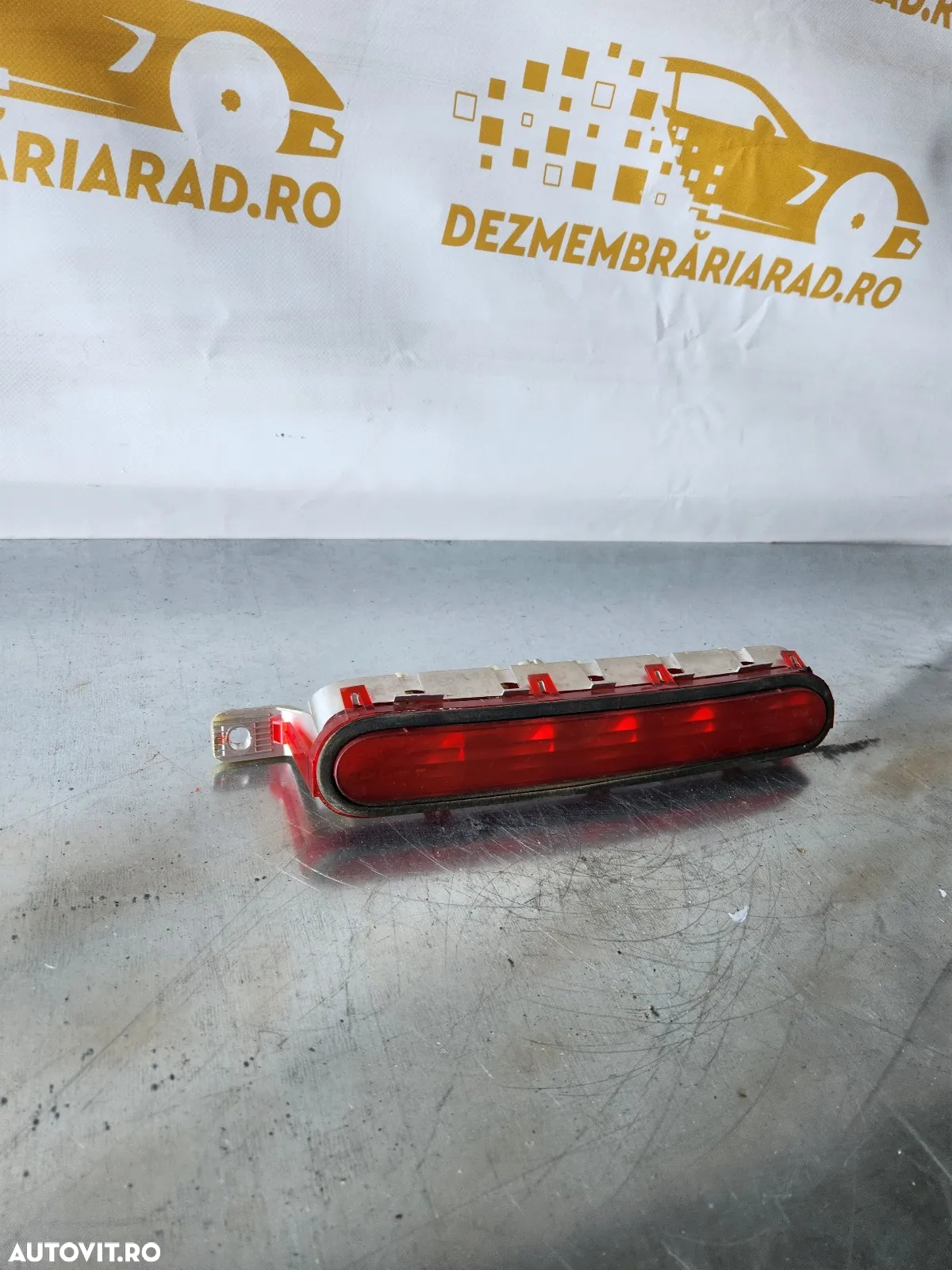 Lampa Stop Suplimentar Frana Toyota Corolla Verso - Dezmembrari Arad - 2