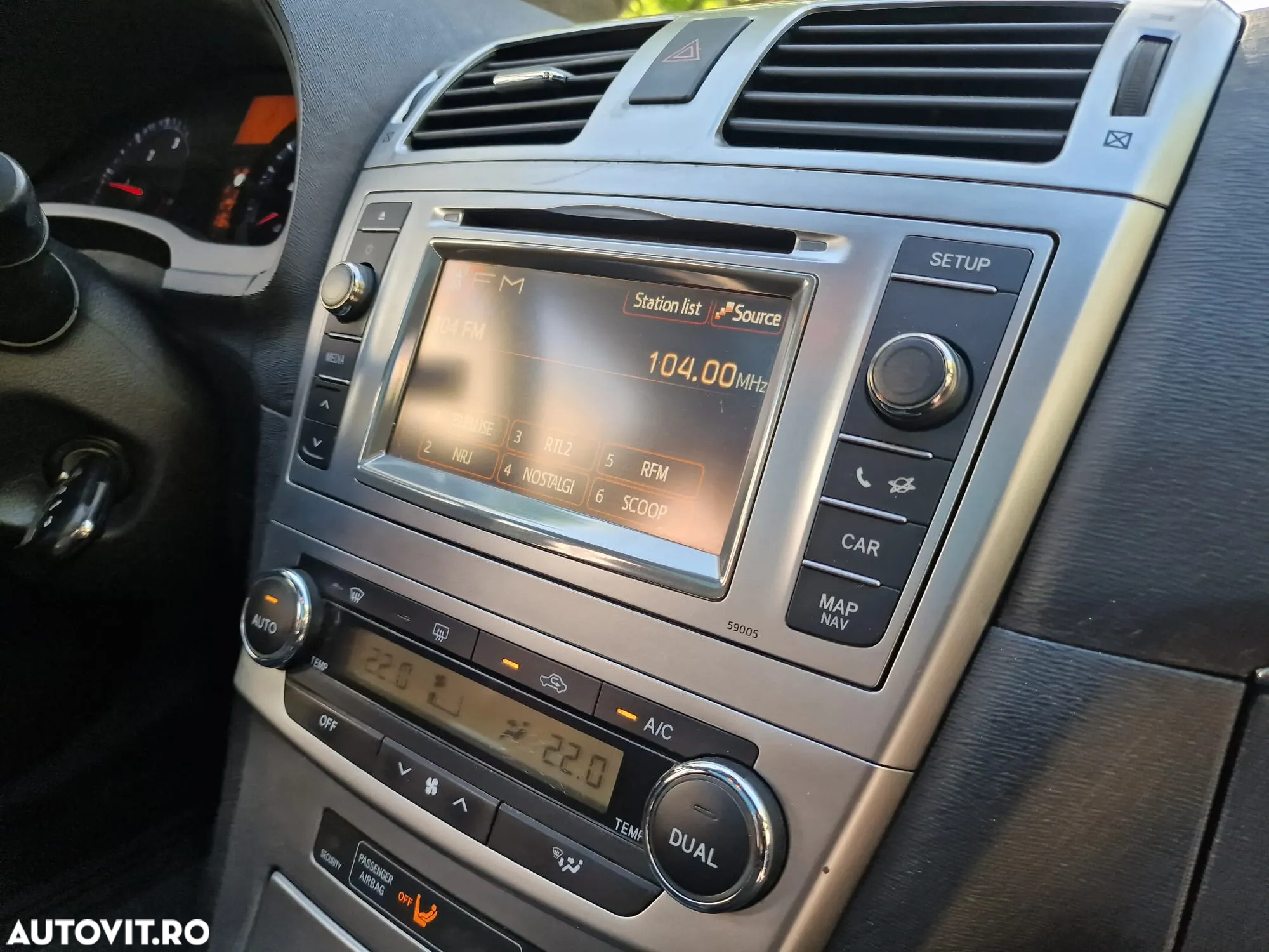 Toyota Avensis Combi 2.2 D-4D Edition - 8
