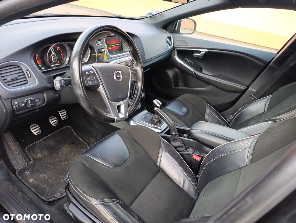 Volvo V40 D2 Drive-E SCR R-Design Momentum - 13