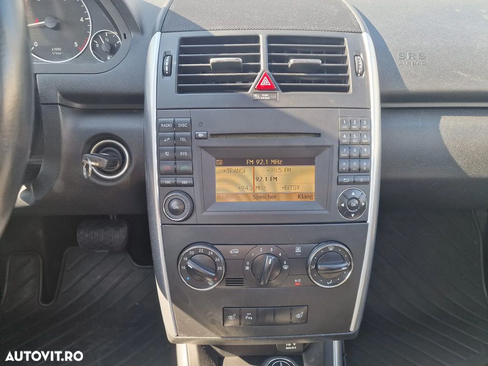 Mercedes-Benz A 180 - 4