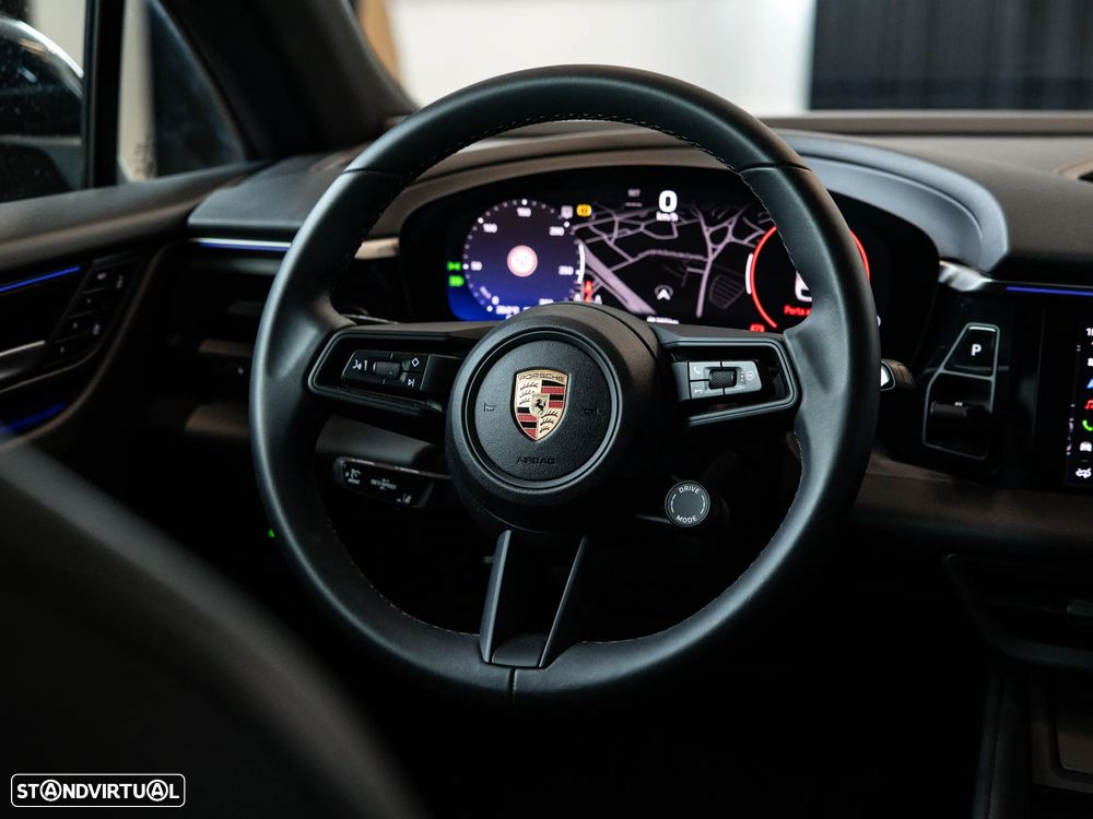 Porsche Macan Electric - 25