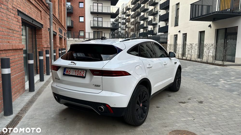 Jaguar E-Pace 2.0 i4P AWD SE - 8