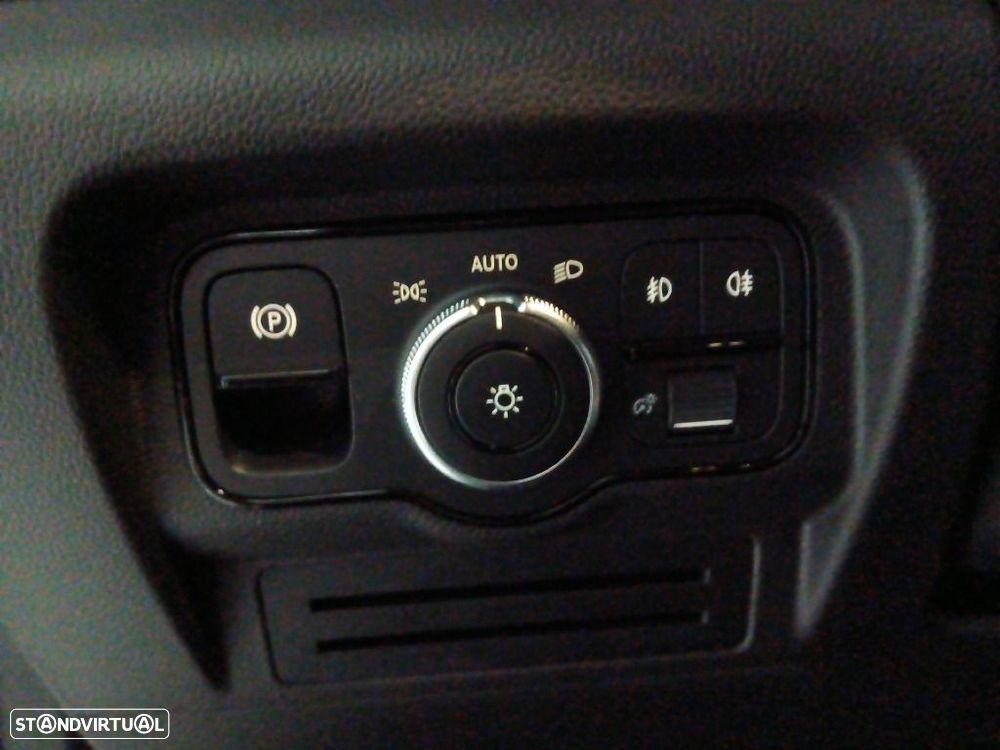 Mercedes-Benz T 180 - 14