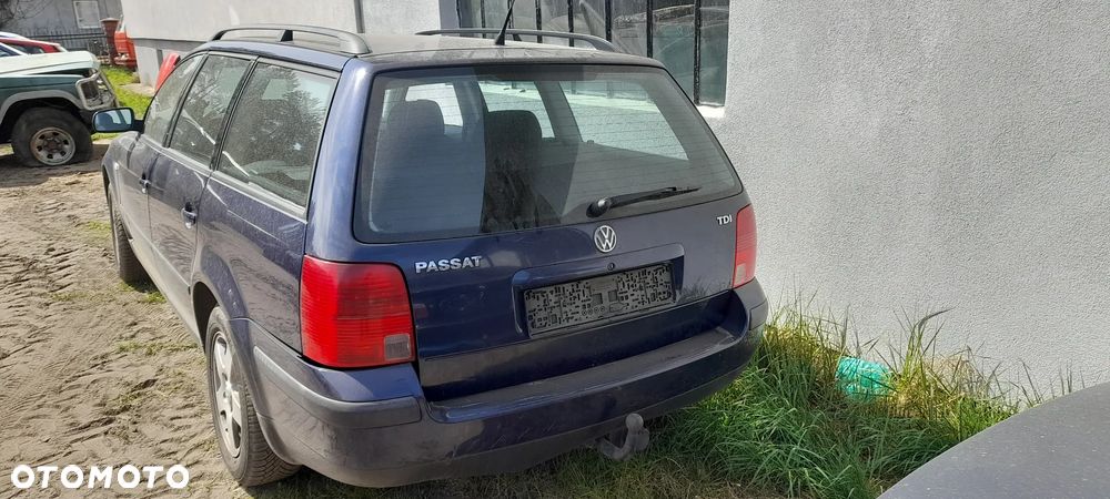 VW PASSAT B5 zderzak przedni - 11