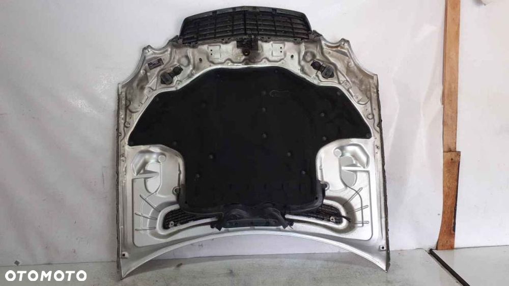 # MASKA POKRYWA SILNIKA MERCEDES BENZ W211 E KLASA 744 SREBRNA