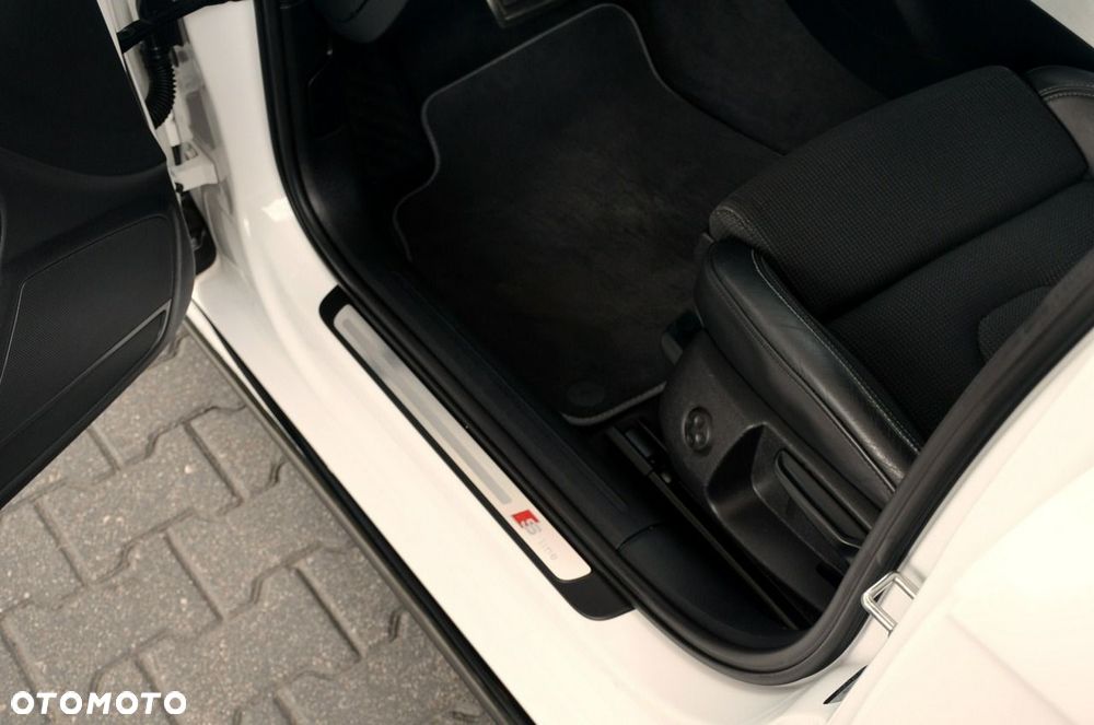Audi A4 Avant - 16