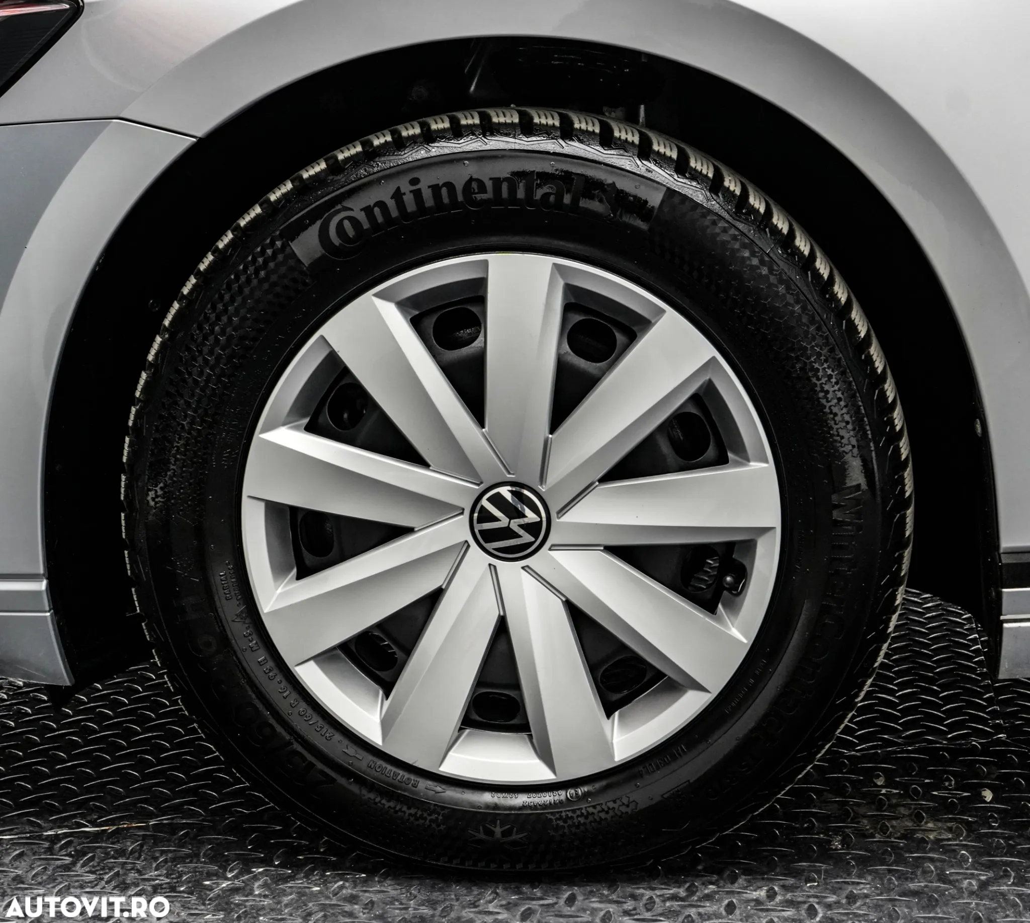 Volkswagen Passat 2.0 TDI Comfortline - 28