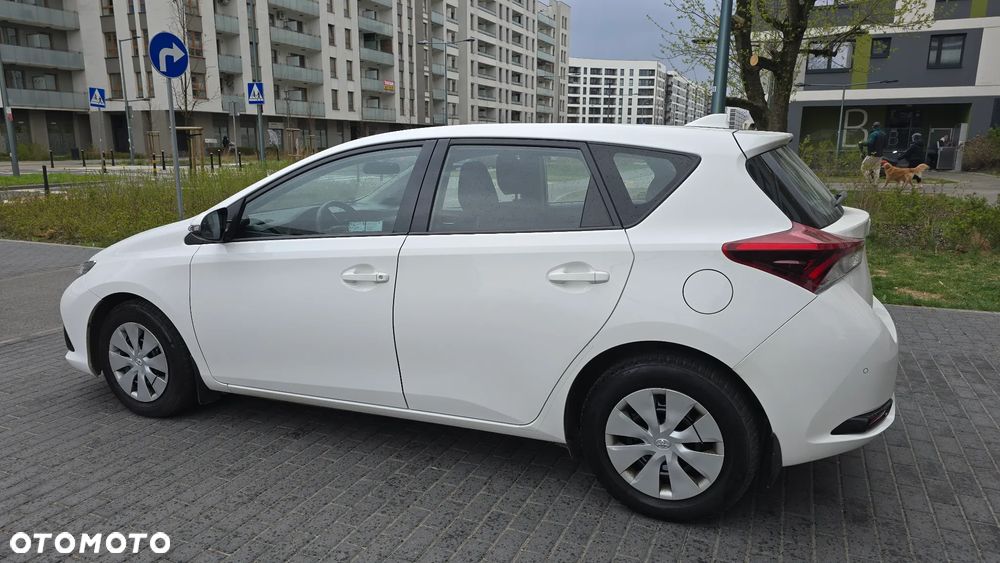 Toyota Auris 1.4 D-4D Active - 10
