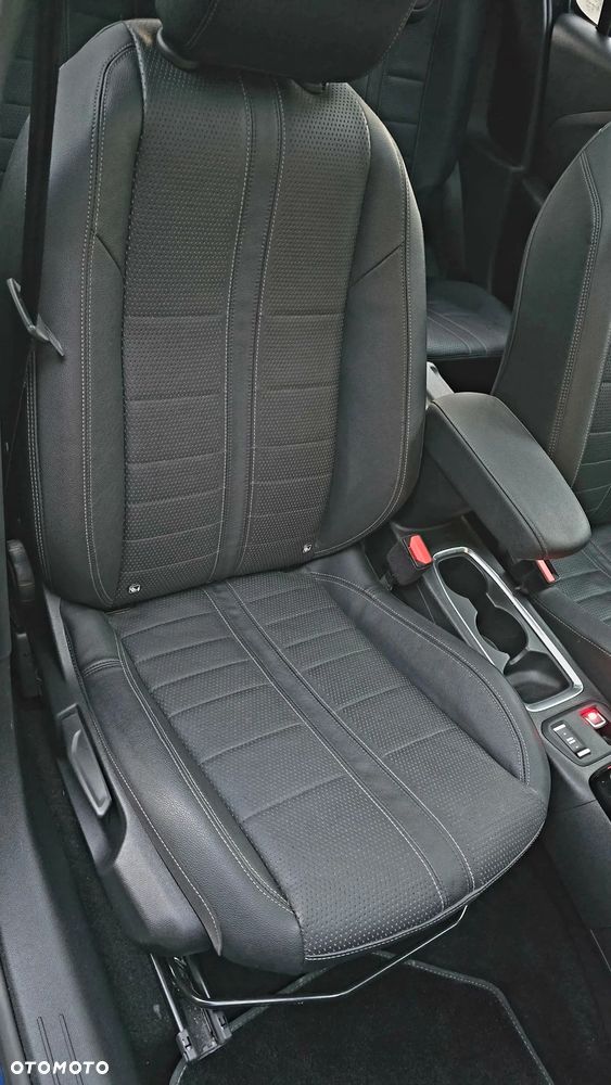 Opel Astra 1.4 Turbo Innovation - 25