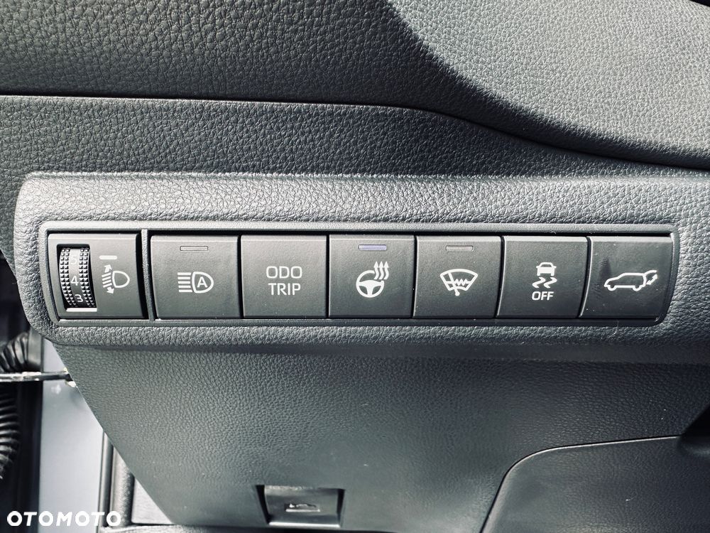 Toyota Corolla 1.8 Hybrid Style - 18