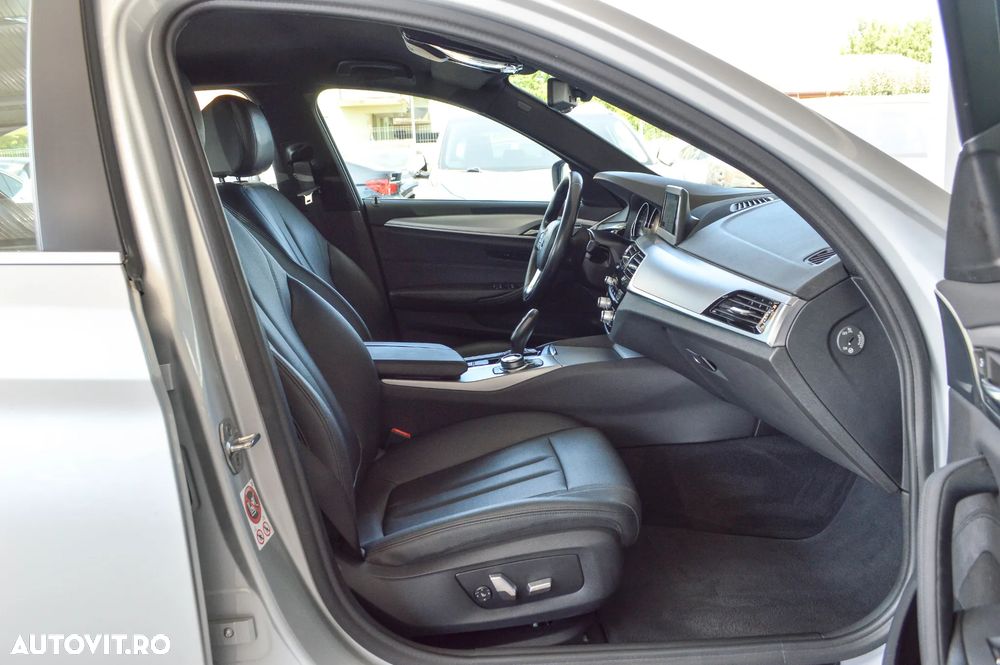 BMW Seria 5 520d AT - 31