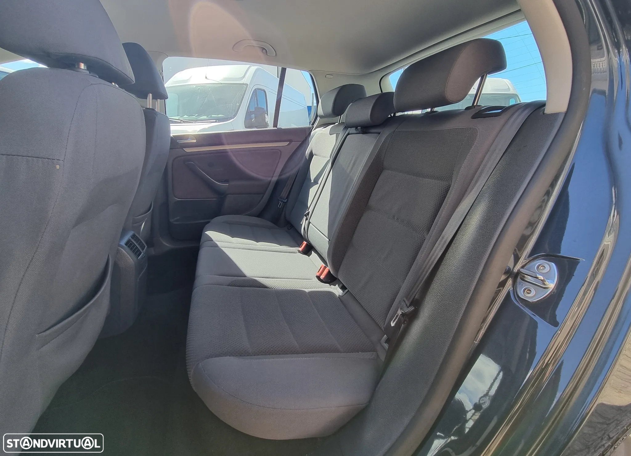 VW Golf 1.9 TDi BlueM. Trend. AC - 9