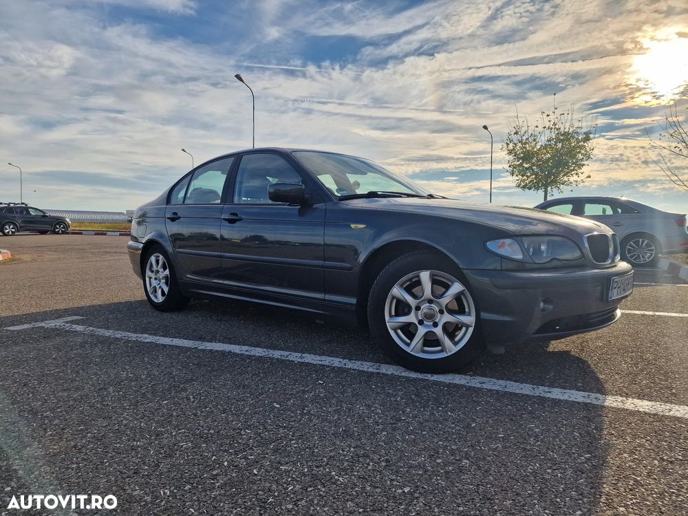 BMW Seria 3 318i - 23