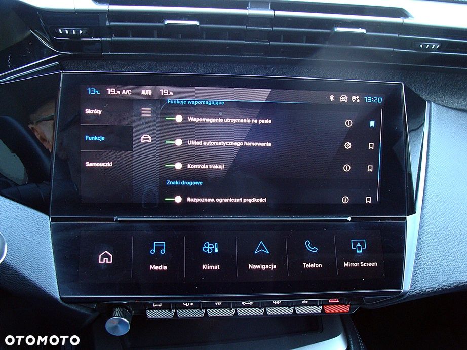 Peugeot 408 1.6 Plug-In Hybrid 225 Allure Pack EAT8 - 26