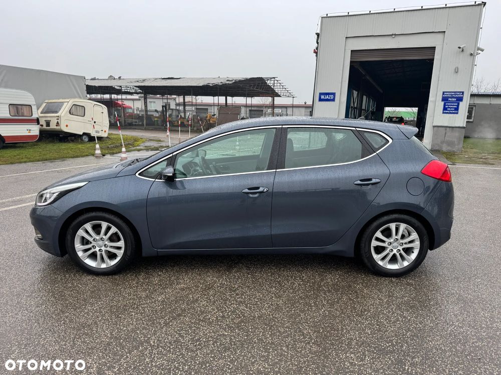 Kia Ceed 1.6 GDI Dream-Team Edition - 12