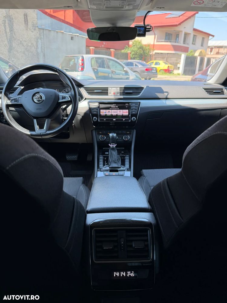 Skoda Superb 2.0 TDI DSG Style - 9