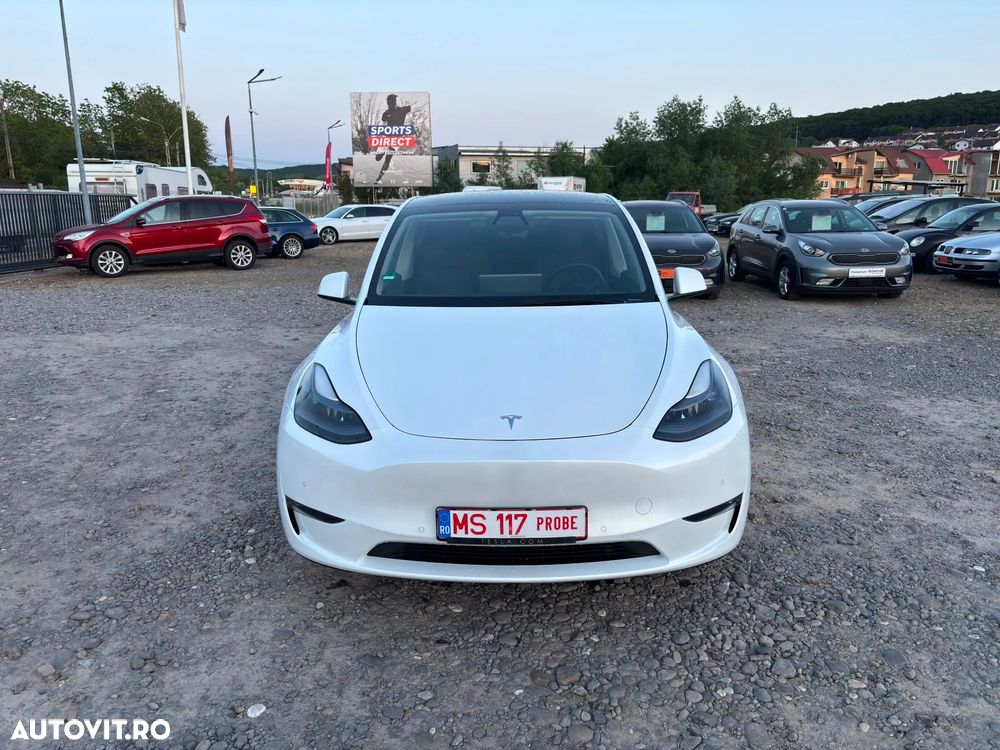 Tesla Model Y Long Range Dual Motor AWD - 8