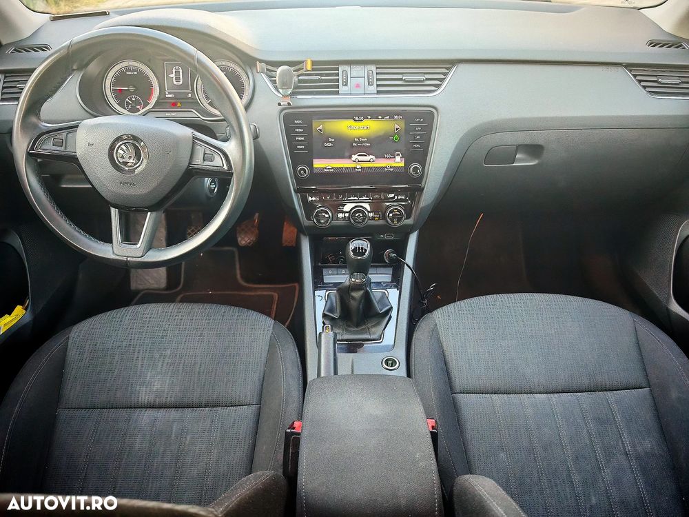Skoda Octavia 2.0 TDI Style - 6