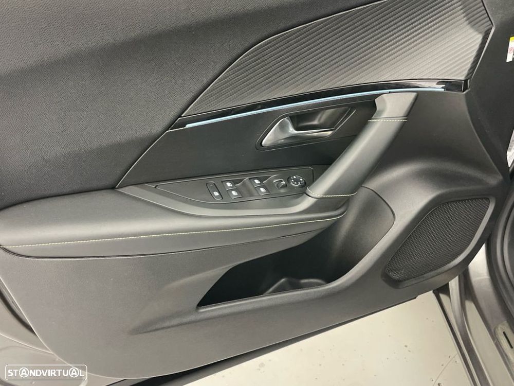 Peugeot 2008 1.2 PureTech GT - 18