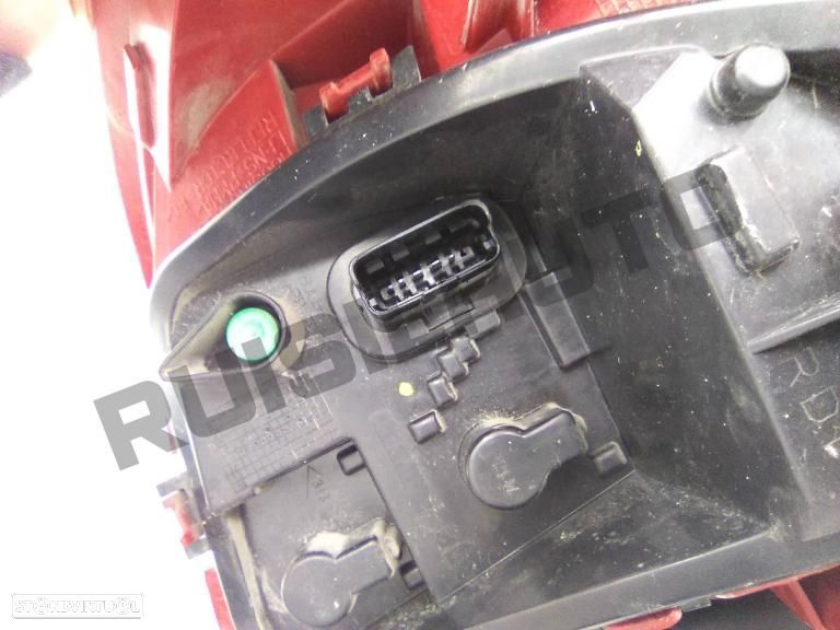 Farolim Trás Painel Direito 82008_86946 Renault Clio Iii [2005_ - 5