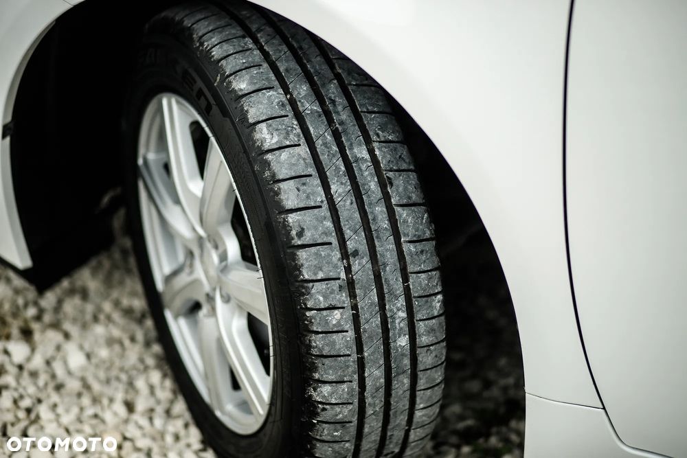 Toyota Avensis 1.8 Life - 17