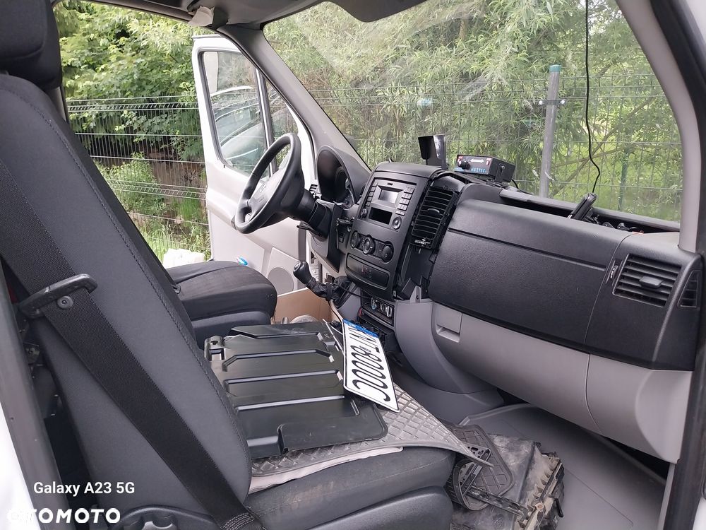 Mercedes-Benz Sprinter - 15