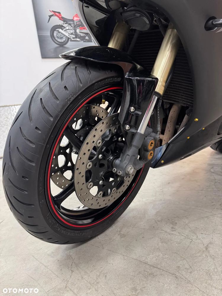 Yamaha R6 - 17