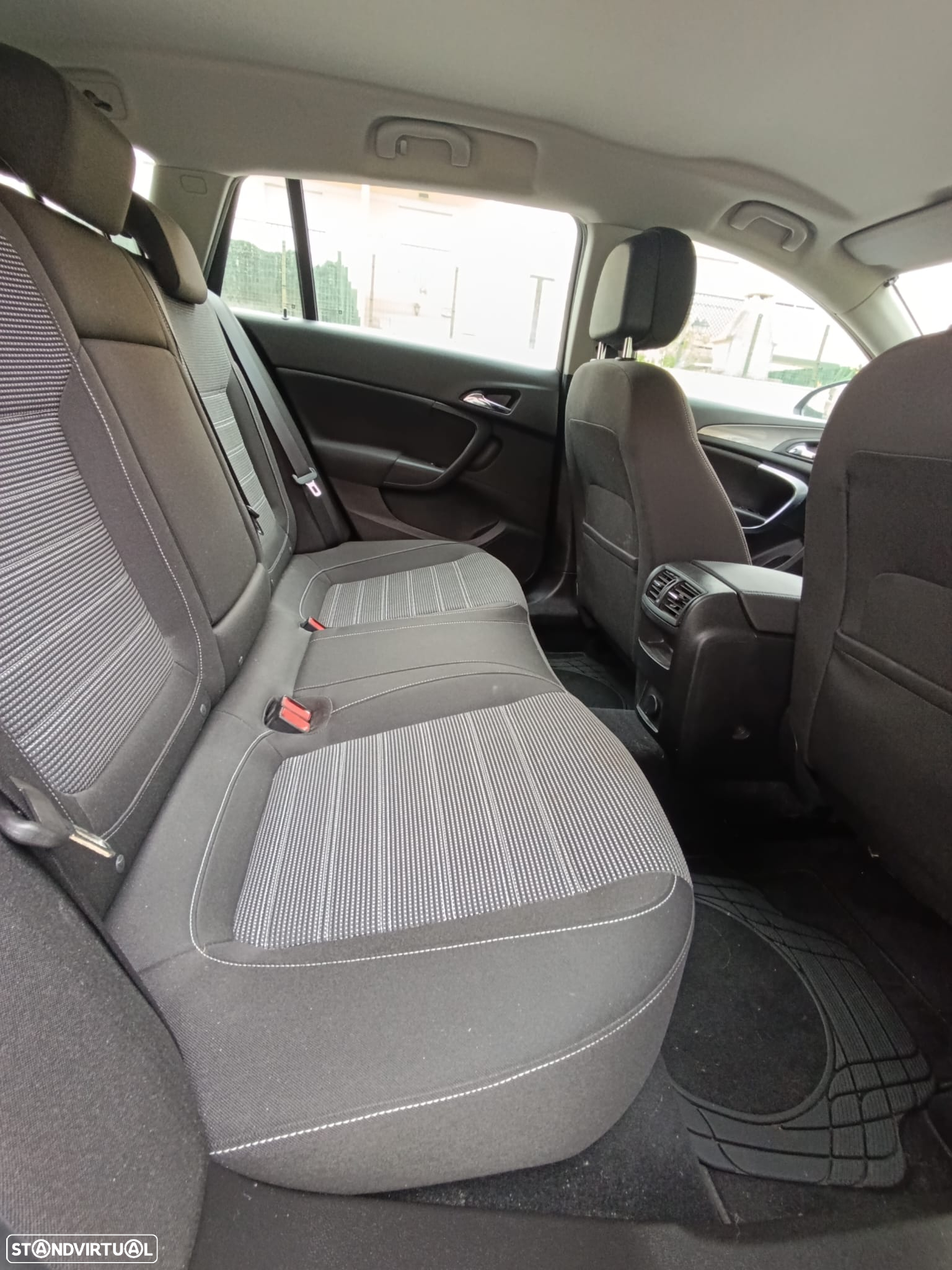 Opel Insignia Sports Tourer 1.6 CDTi Executive S/S - 25