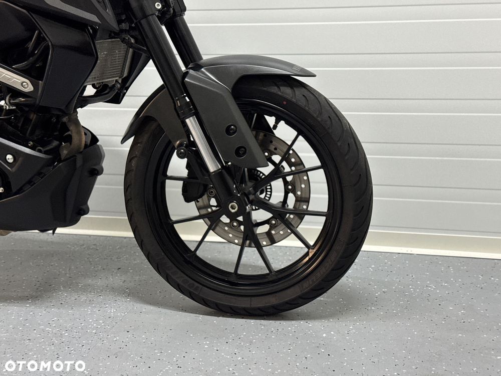 Yamaha MT - 7