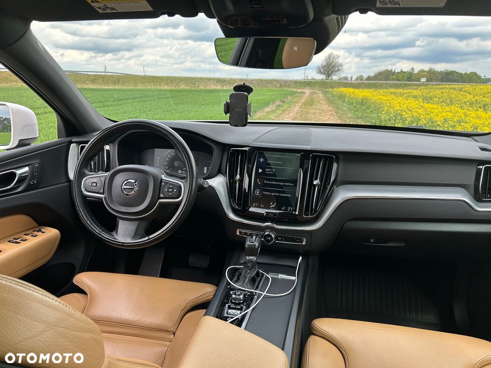 Volvo XC 60 T5 AWD Geartronic Momentum - 28