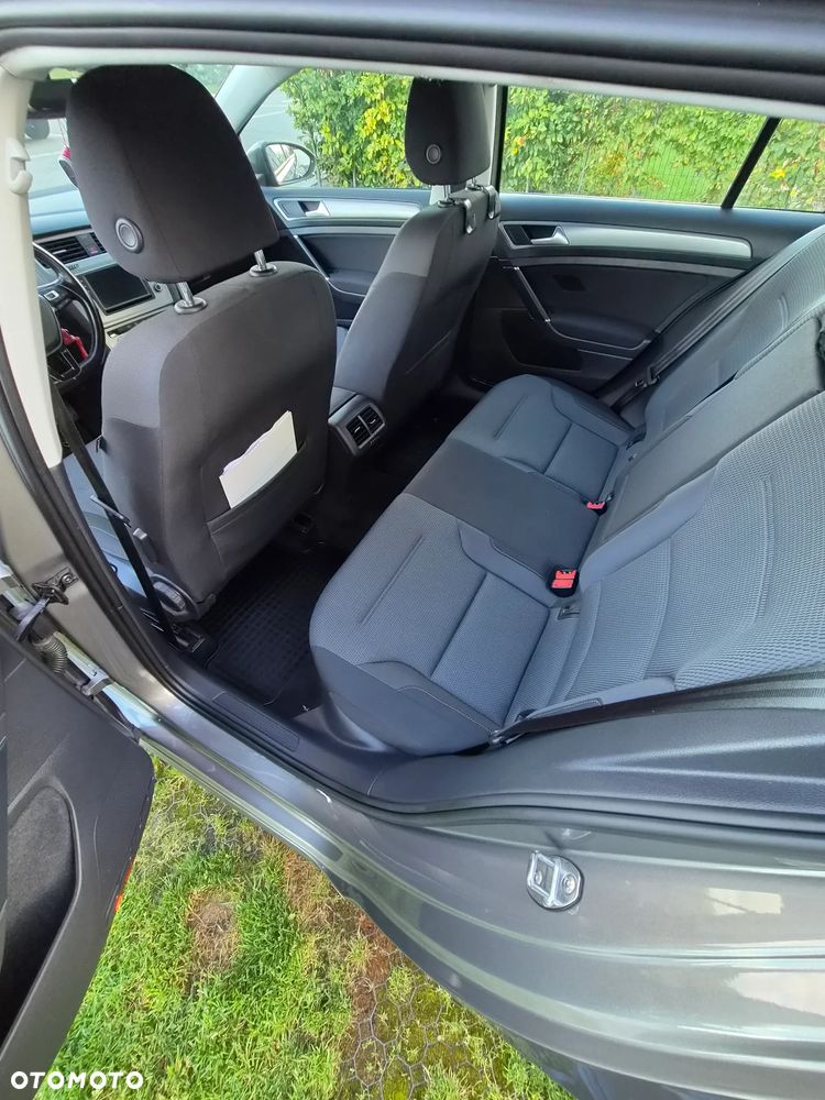 Volkswagen Golf - 11