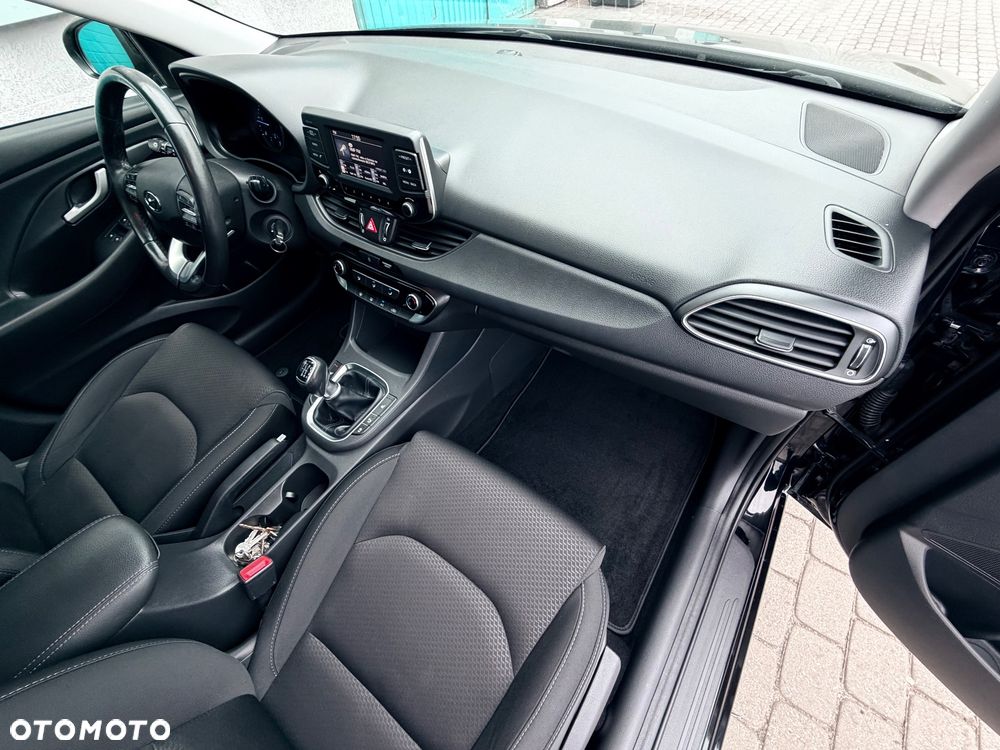 Hyundai i30 blue 1.6 CRDi Style - 28