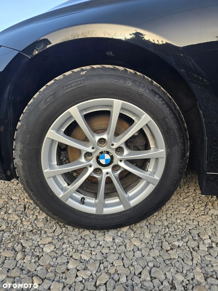 BMW Seria 3 320i xDrive - 9