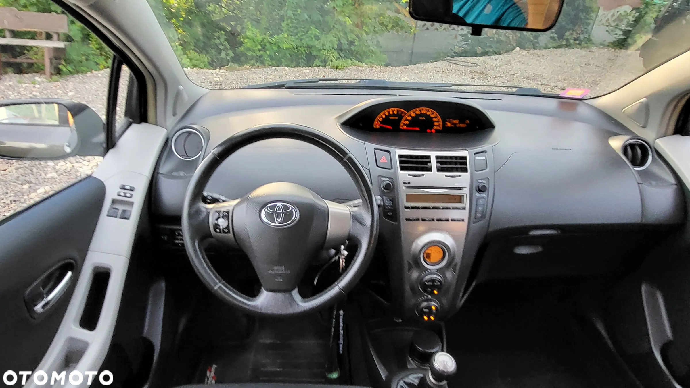 Toyota Yaris 1.0 Premium - 15