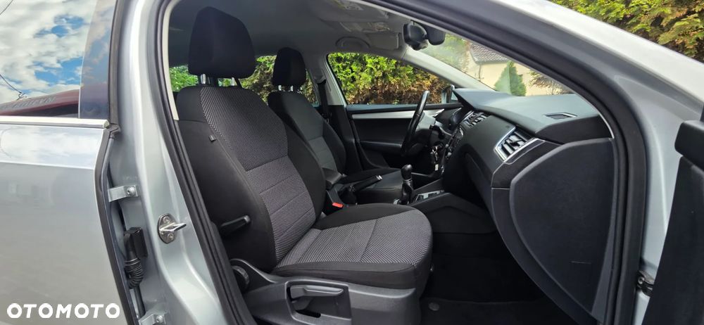 Skoda Octavia 1.6 TDI DPF Ambiente - 33