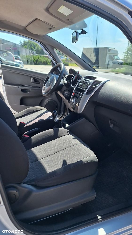 Kia Venga 1.4 S - 11