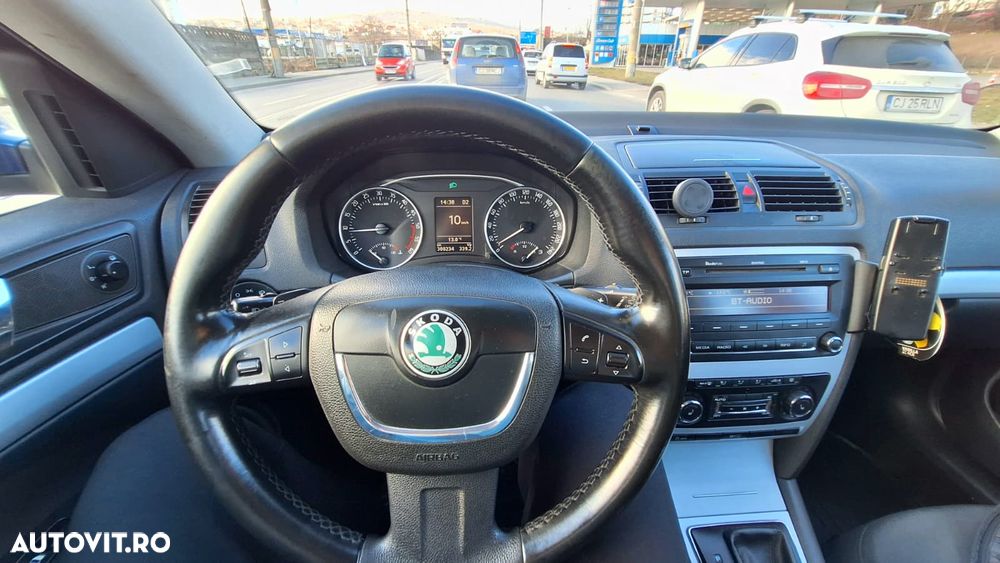 Skoda Octavia 1.6 TDI DPF DSG Ambiente - 12