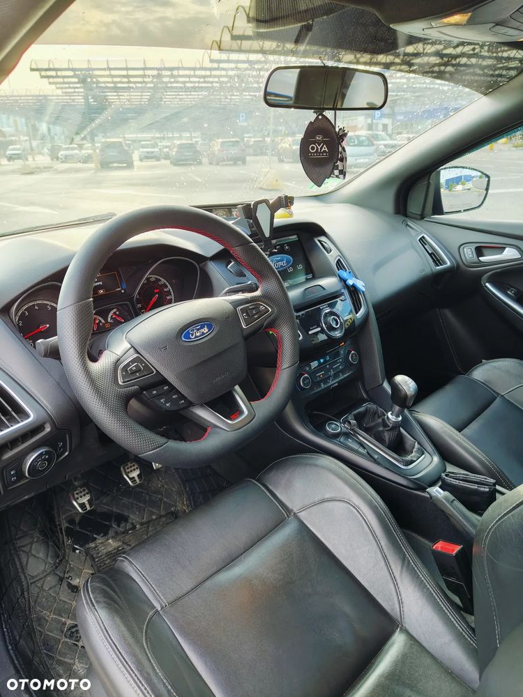 Ford Focus 2.0 EcoBoost ST-2 - 26
