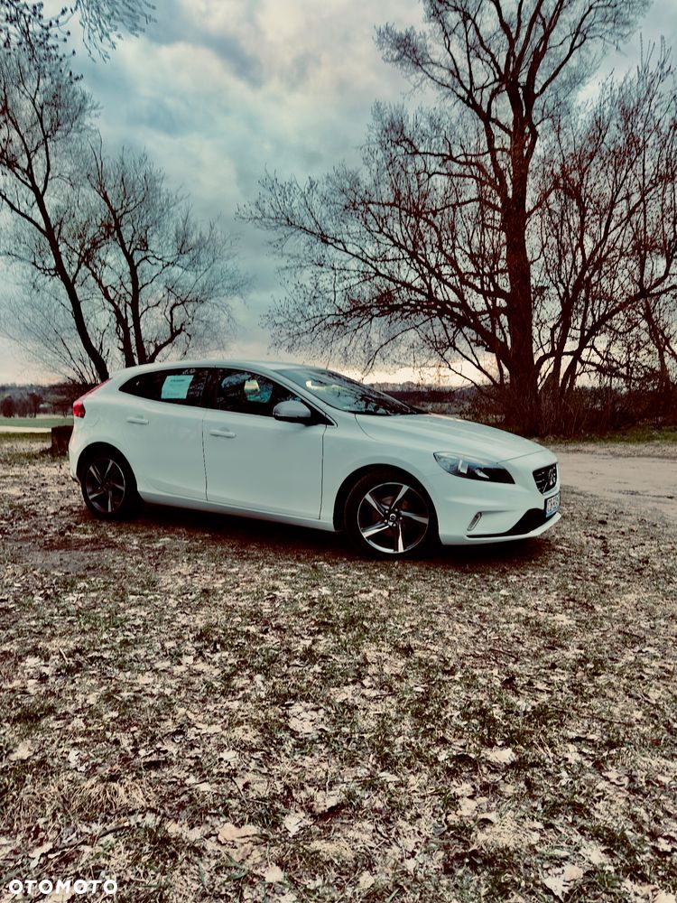 Volvo V40 D2 R-Design - 4