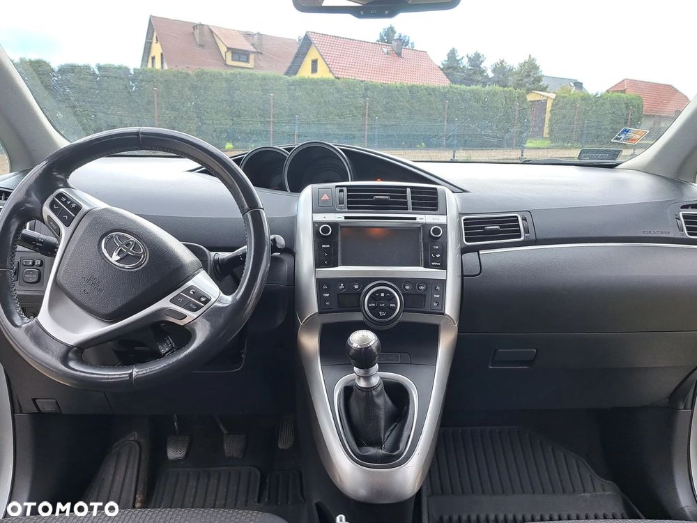 Toyota Verso 1.8 Premium EU5 7os - 15