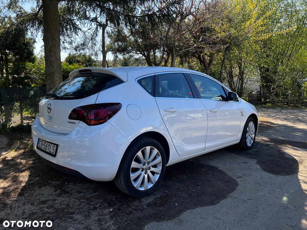 Opel Astra 1.4 T Cosmo - 4