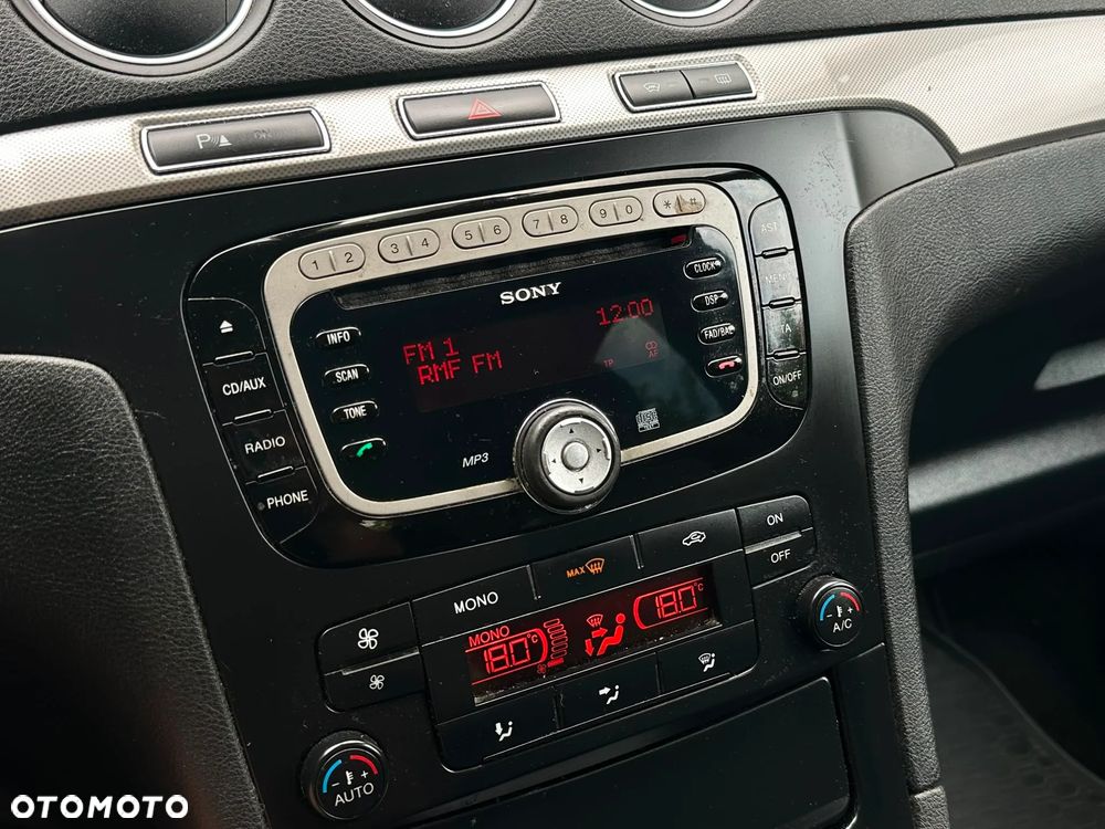 Ford Galaxy 2.0 Ambiente - 17