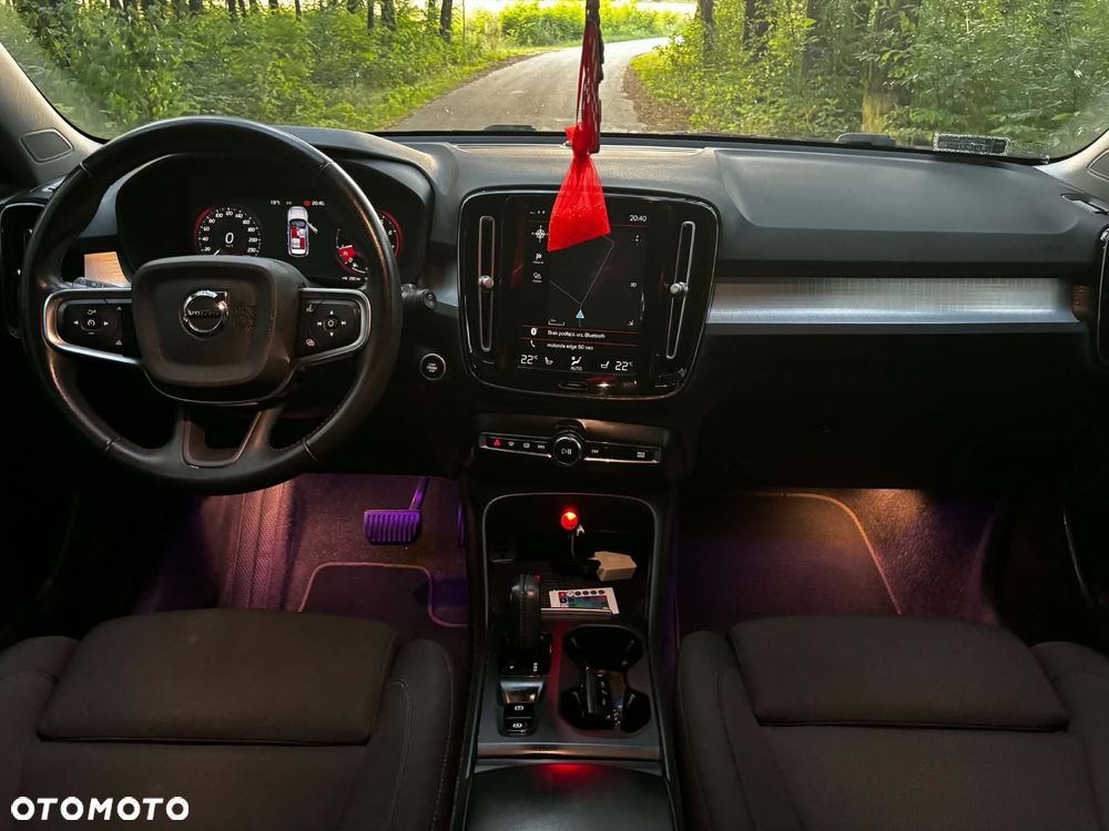 Volvo XC 40 T3 Momentum Pro - 16