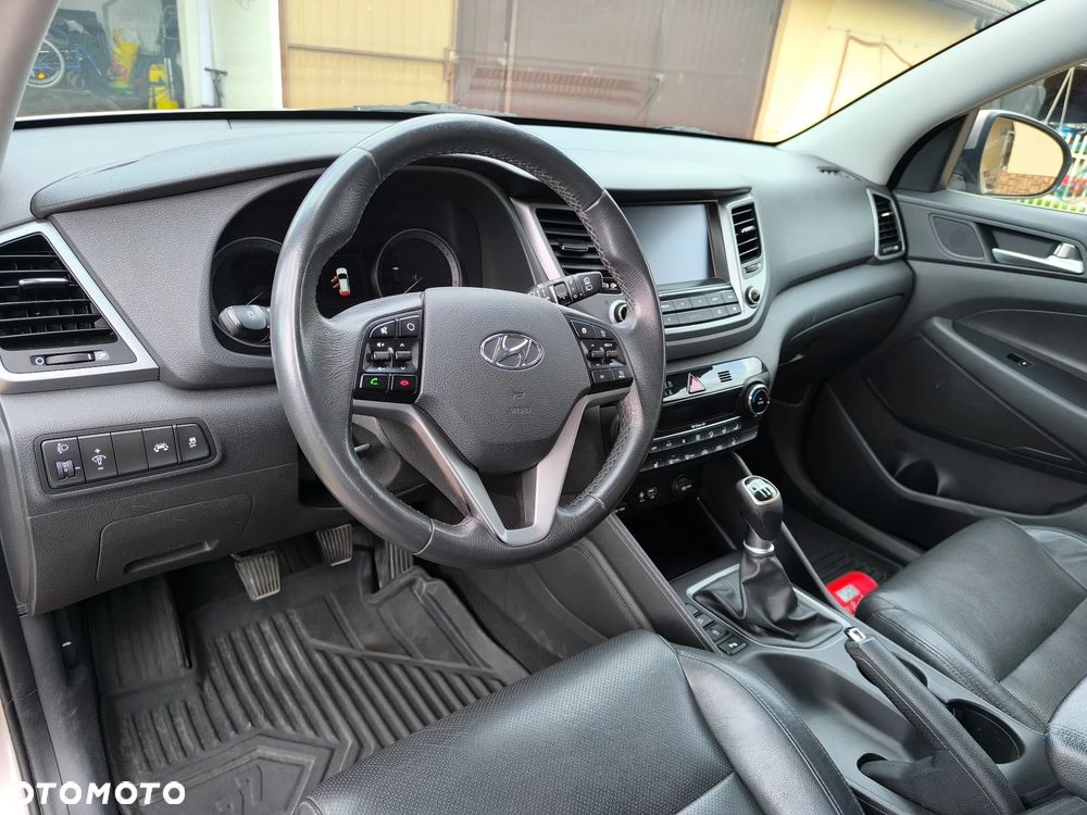 Hyundai Tucson 1.7 CRDI BlueDrive Style 2WD - 18