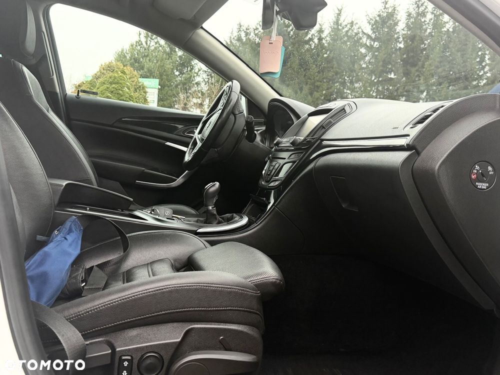 Opel Insignia - 11