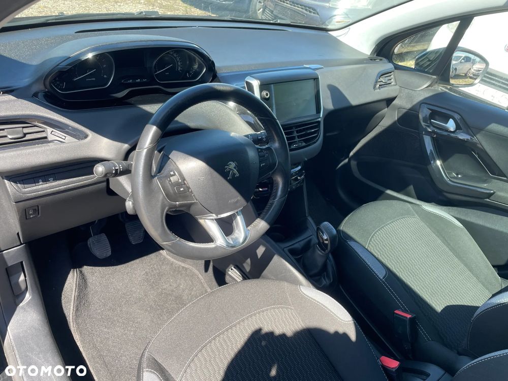 Peugeot 208 1.6 BlueHDi Allure S&S - 10