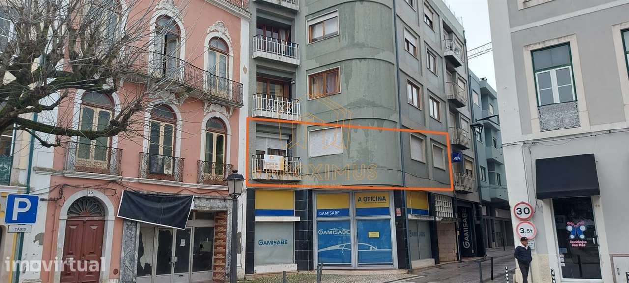 Apartamento T3+1 no centro da cidade P/Investimento - Grande imagem: 2/18